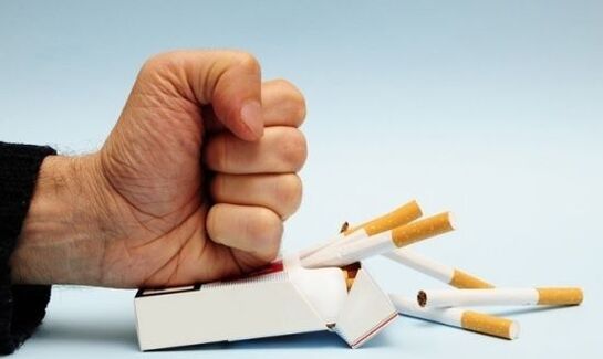Deixar de fumar prevén a dor nas articulacións dos dedos